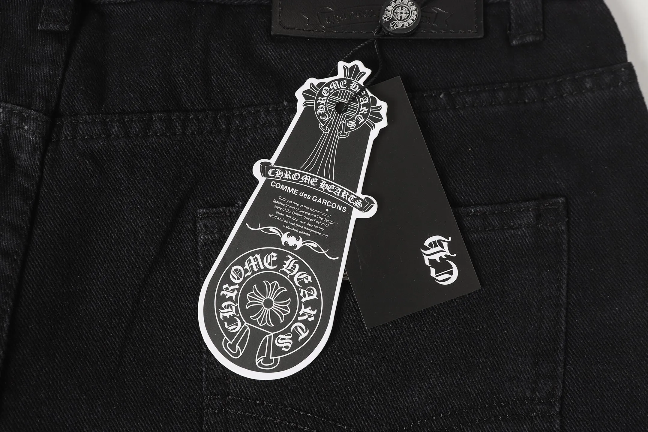 P260 Cross-border model, please do not place an order if you are pursuing quality - Chrome Hearts/Chrome Hearts Cross ✝️Pink embroidered washed jeans, trousers and casual pants - High weight, high density and high quality. The wool is soft, delicate and skin-friendly. It feels soft and silky. It has excellent warmth and skin-friendly properties - Custom-woven and dyed, no color difference. No matter the fabric or workmanship details, it beats the ordinary version on the market - Hardware zipper accessories are all customized, full of details -Colour: washed black -Size: 28 30 32 34 36